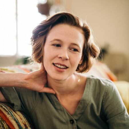 Anna McGahan has a net worth of $1.3 million.